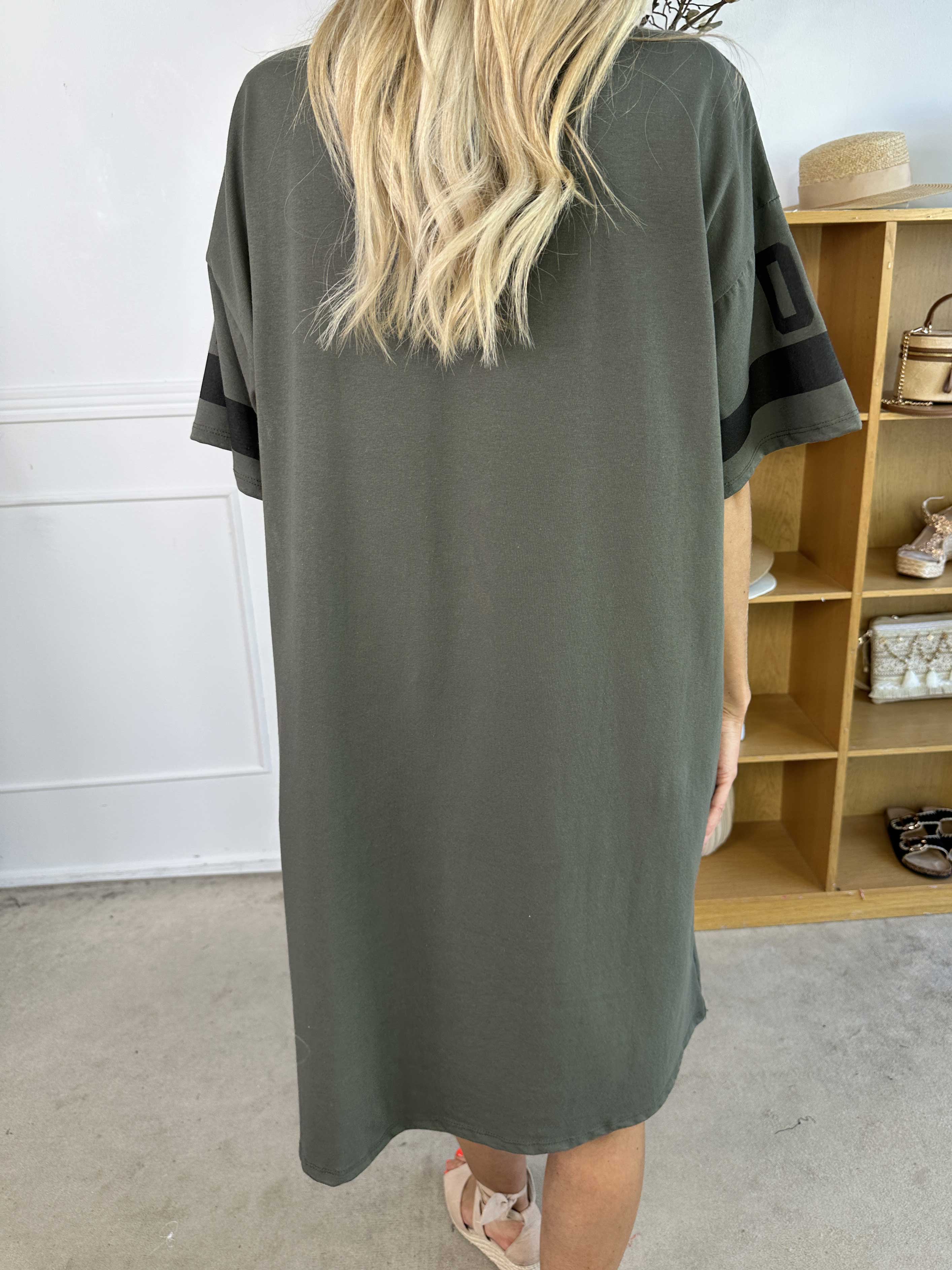 Millie - Queen t-shirt kjole i blødt bomuld